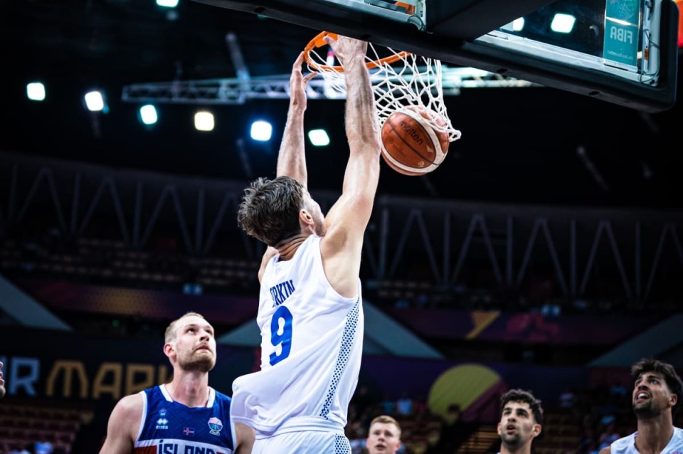 攻势追到差, 分的进攻低, 回敬