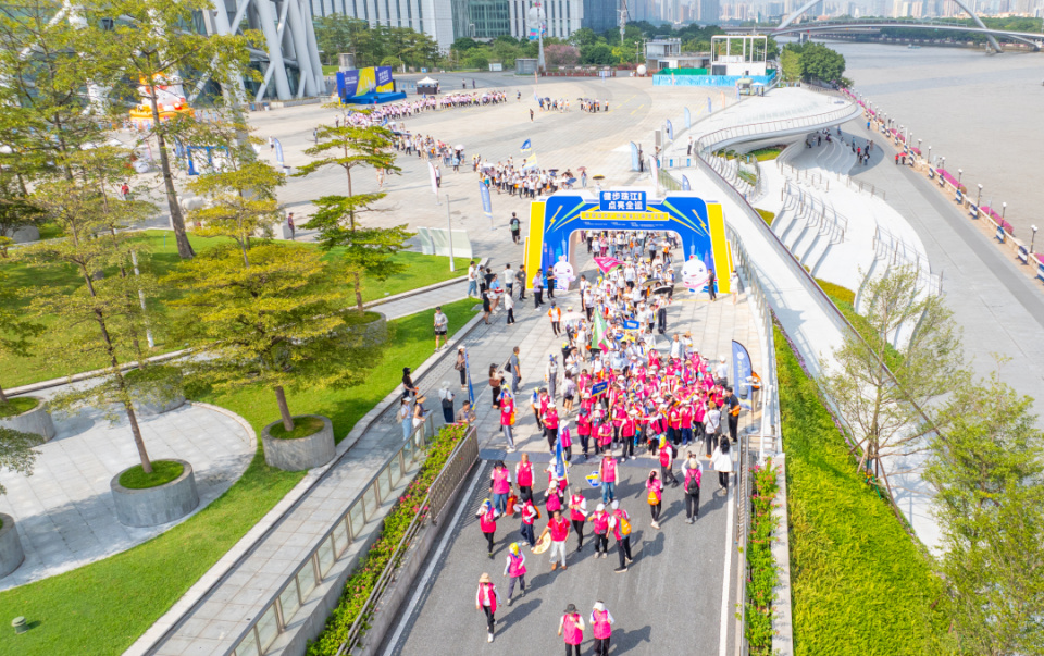 其中, 借此活动呼 其中, 借此活动呼